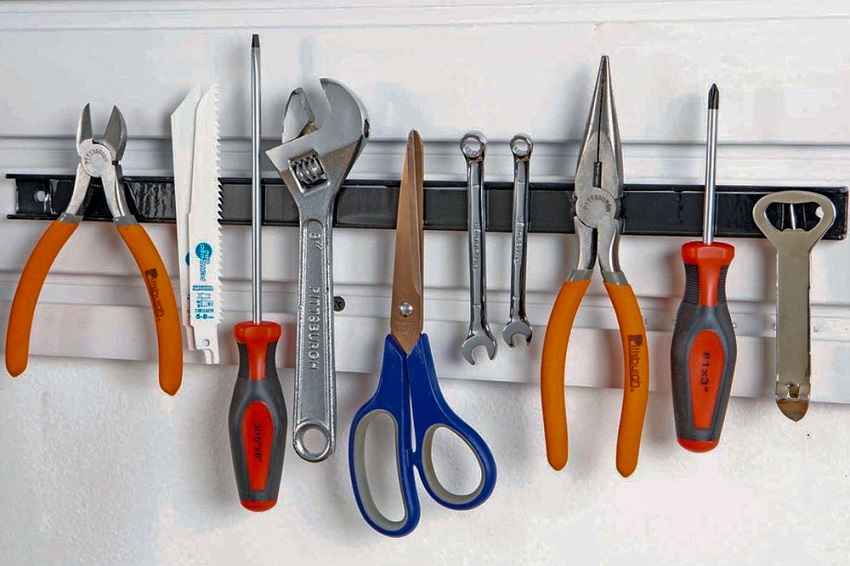 Top 4 Basic Tools That Every Shed Needs