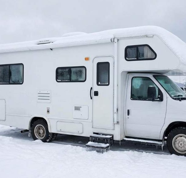 Why Standard RVs Fail Winter Boondocking in Bend, OR